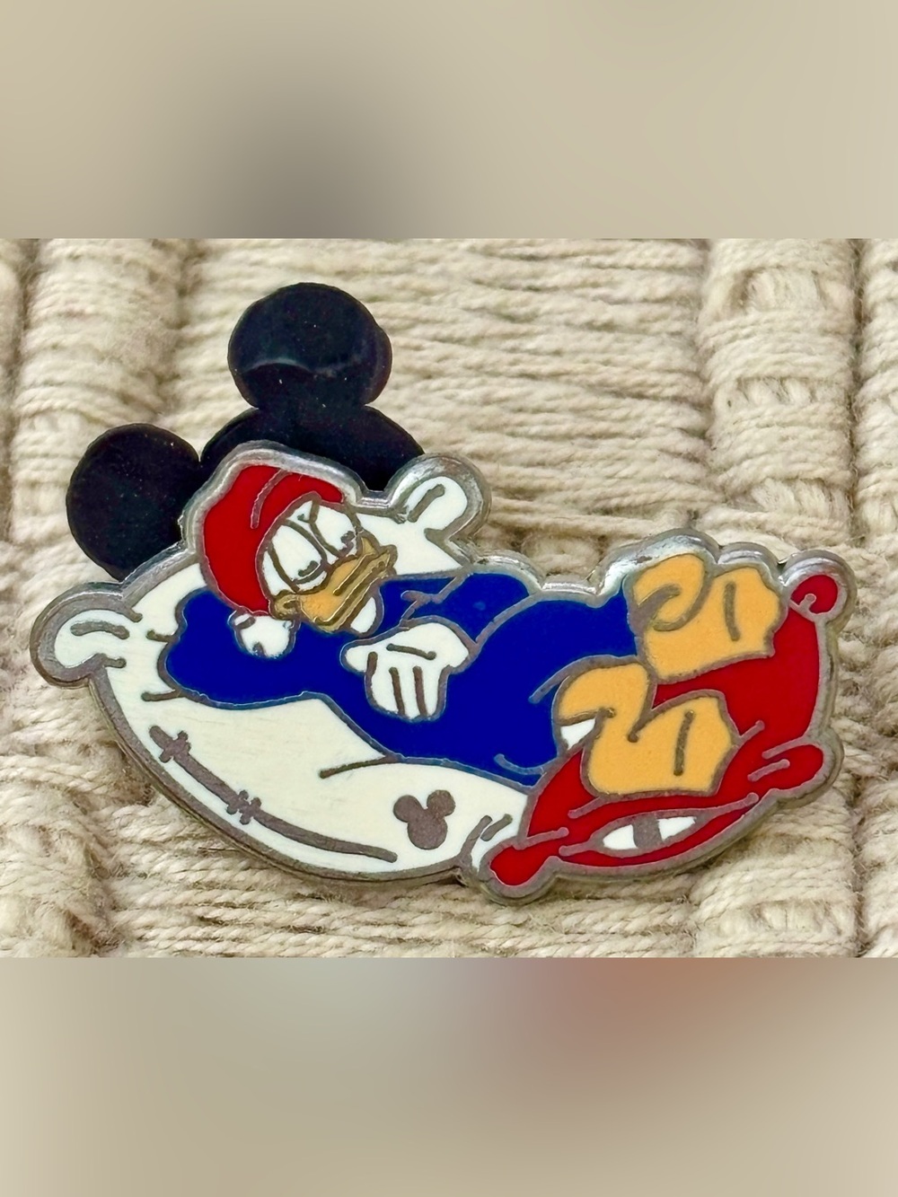 DISNEY 2012 Walt Disney World "Characters Sleeping" Donald Duck Pin